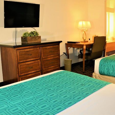 Howard Johnson By Wyndham Lake Front Park Kissimmee Exterior foto