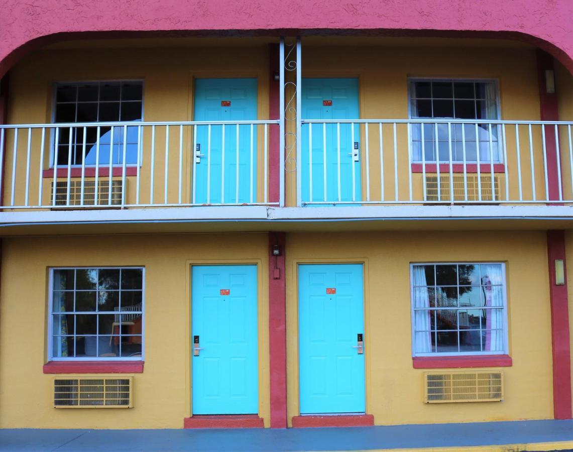 Howard Johnson By Wyndham Lake Front Park Kissimmee Exterior foto