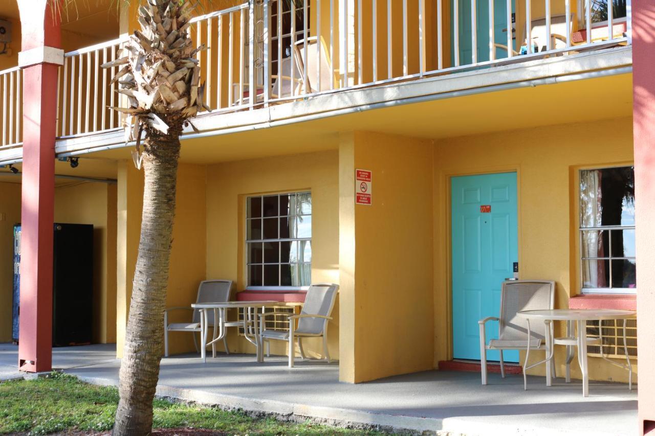 Howard Johnson By Wyndham Lake Front Park Kissimmee Exterior foto