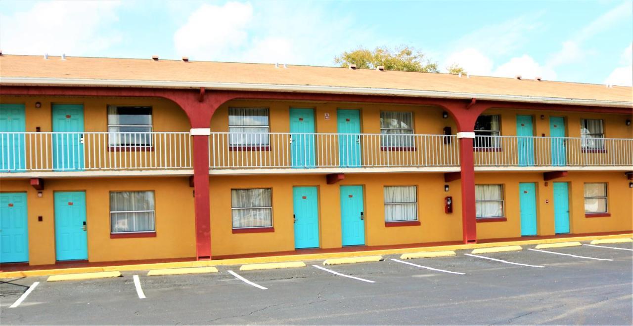 Howard Johnson By Wyndham Lake Front Park Kissimmee Exterior foto
