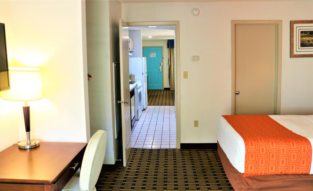 Howard Johnson By Wyndham Lake Front Park Kissimmee Exterior foto
