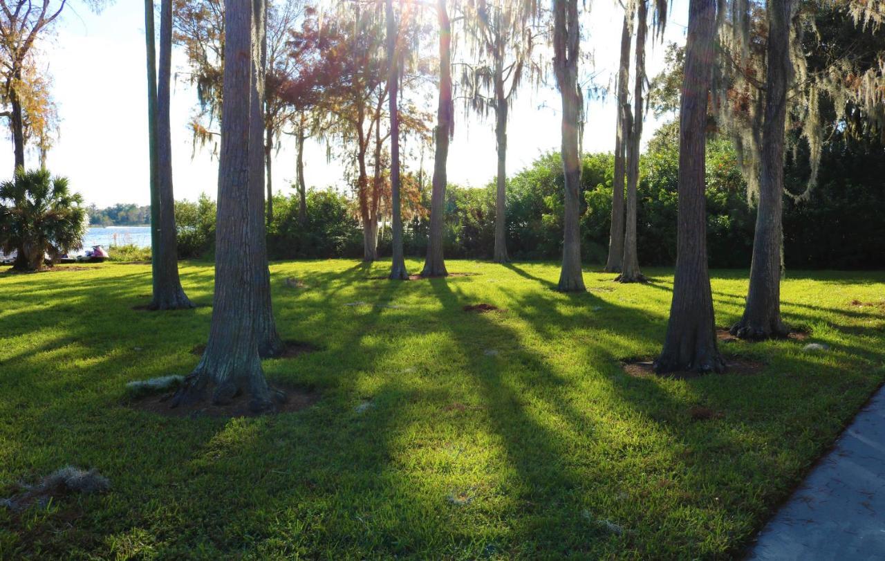 Howard Johnson By Wyndham Lake Front Park Kissimmee Exterior foto