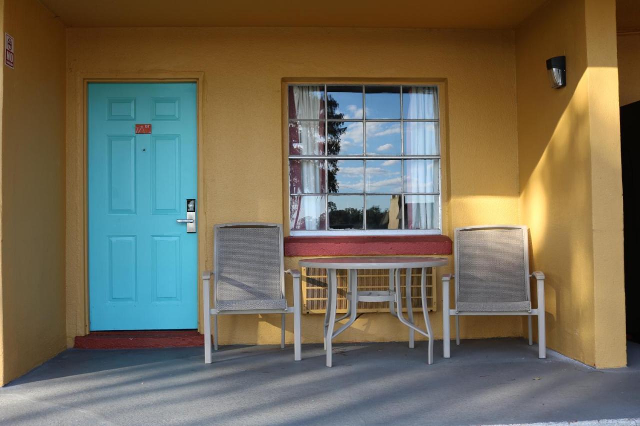 Howard Johnson By Wyndham Lake Front Park Kissimmee Exterior foto